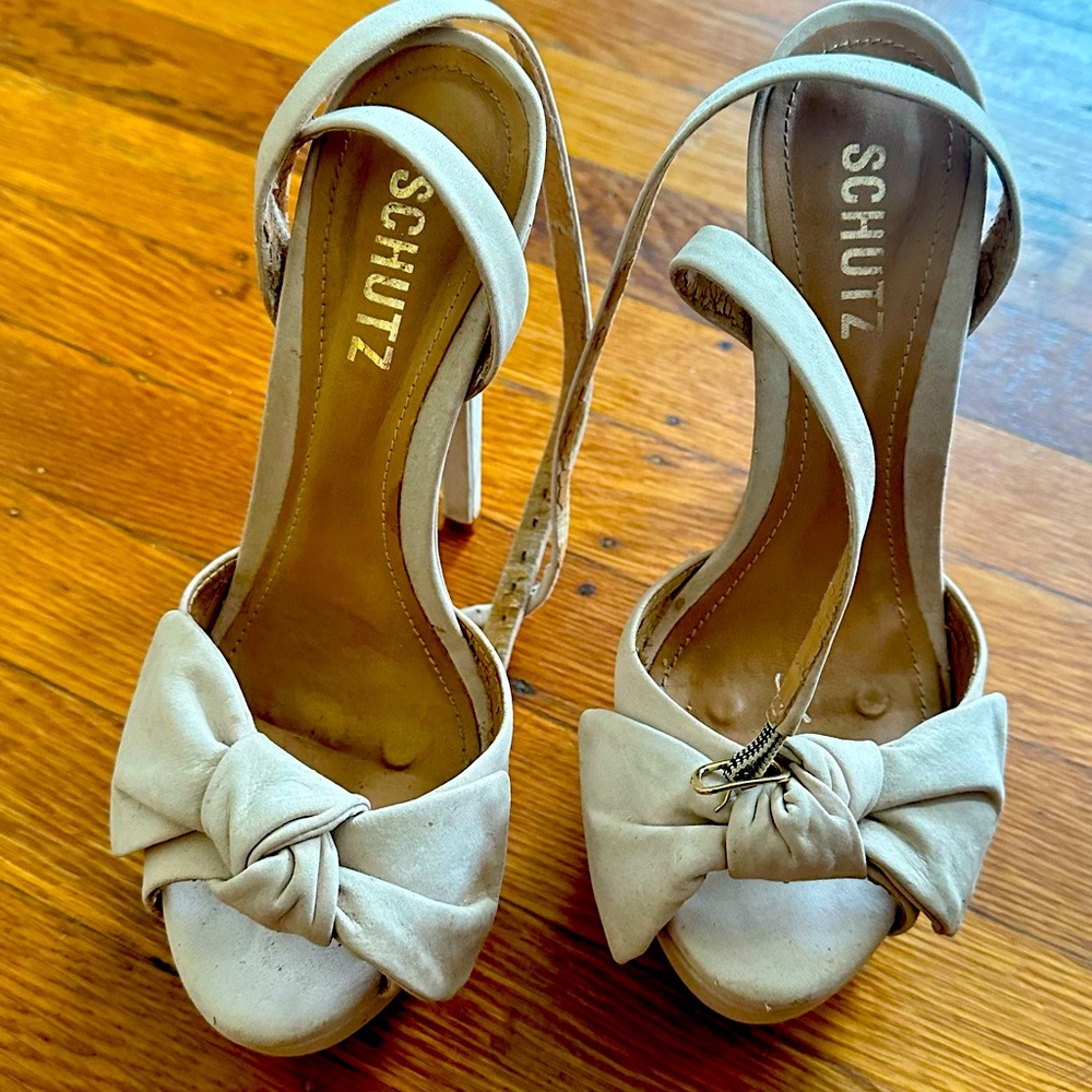 Luxury without the high price tag. Used Schütz sandals in excellent condition